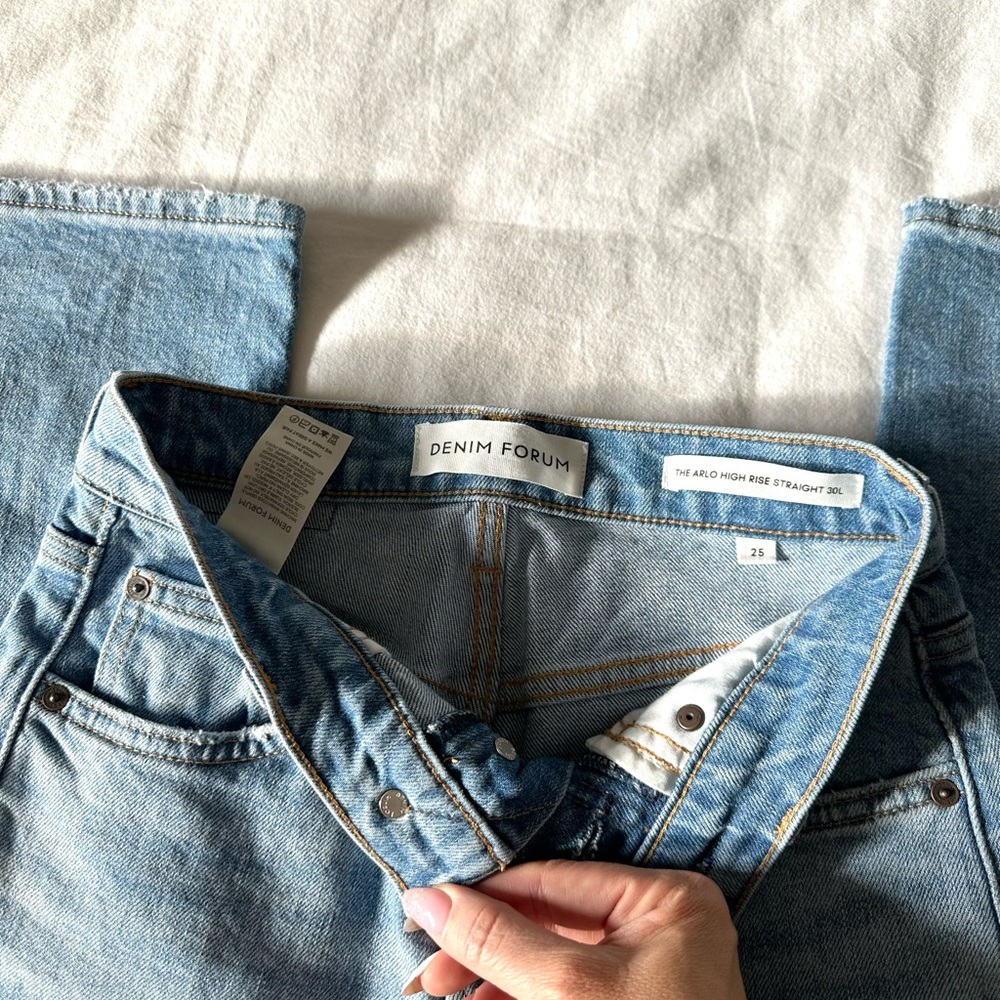 Denim Forum the Arlo high rise straight from Aritzia